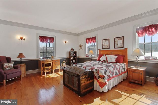 60 SOUTHSIDE DR, Newville, PA 17241