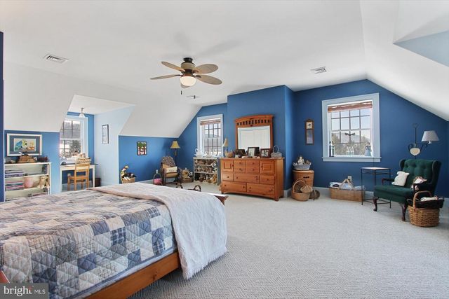 60 SOUTHSIDE DR, Newville, PA 17241