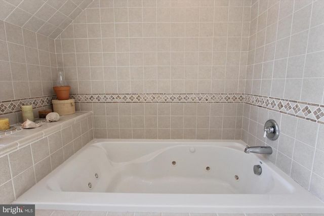 60 SOUTHSIDE DR, Newville, PA 17241