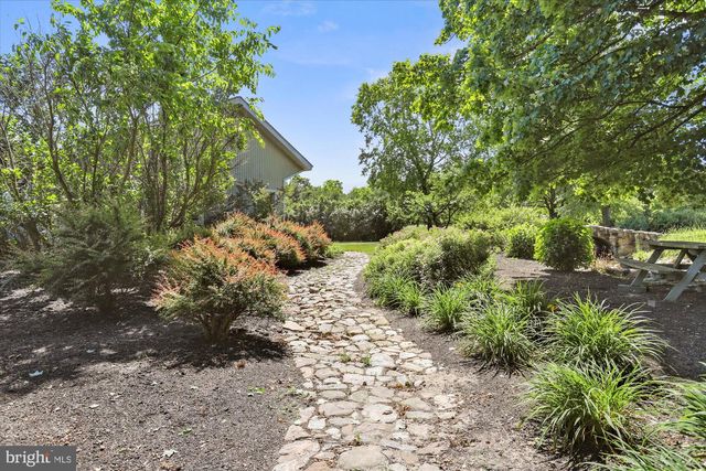 60 SOUTHSIDE DR, Newville, PA 17241