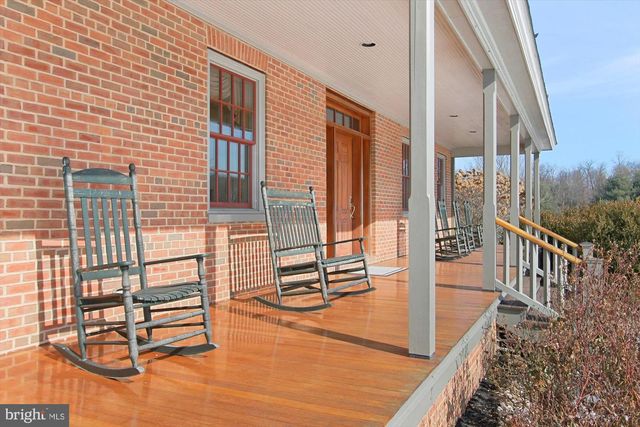 60 SOUTHSIDE DR, Newville, PA 17241