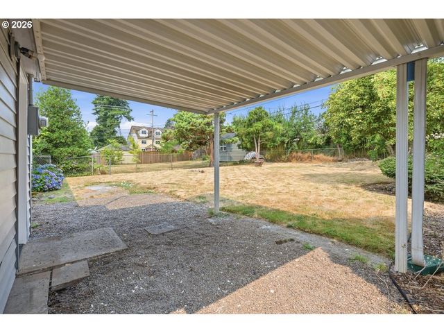 9233 Se MORRISON St, Portland, OR 97216