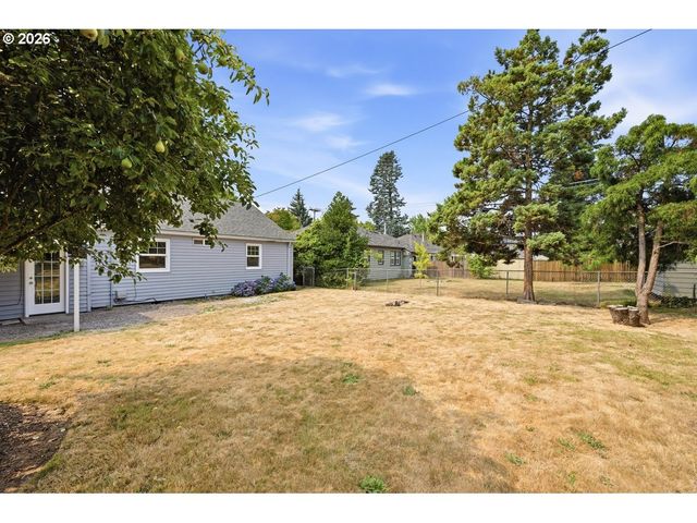 9233 Se MORRISON St, Portland, OR 97216