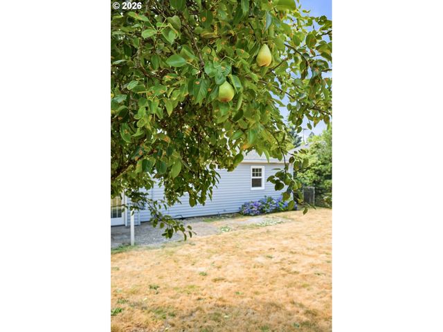 9233 Se MORRISON St, Portland, OR 97216