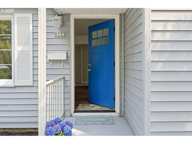 9233 Se MORRISON St, Portland, OR 97216