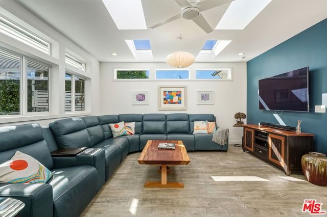 29500 Heathercliff Rd 105, Malibu, CA 90265