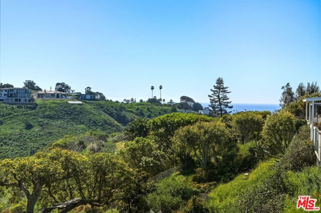 29500 Heathercliff Rd 105, Malibu, CA 90265