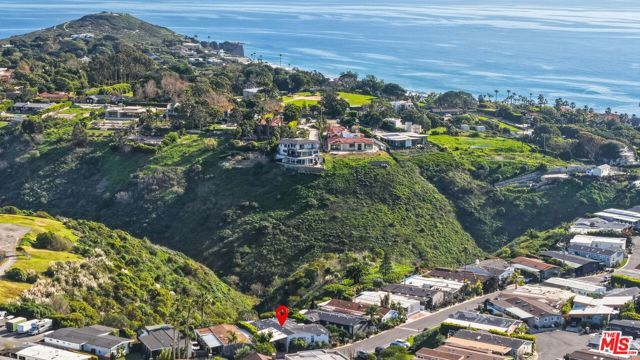 29500 Heathercliff Rd 105, Malibu, CA 90265