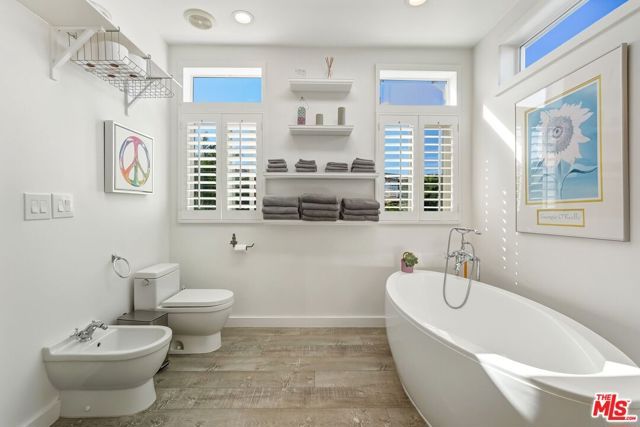 29500 Heathercliff Rd 105, Malibu, CA 90265