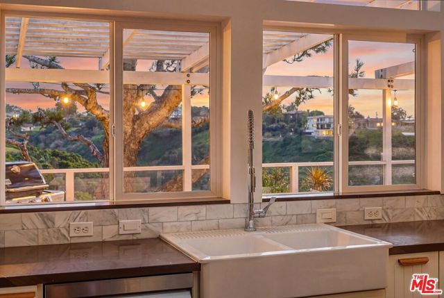 29500 Heathercliff Rd 105, Malibu, CA 90265