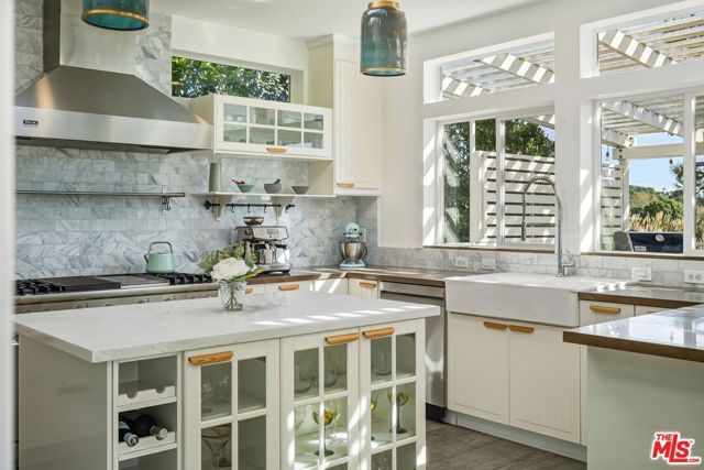 29500 Heathercliff Rd 105, Malibu, CA 90265