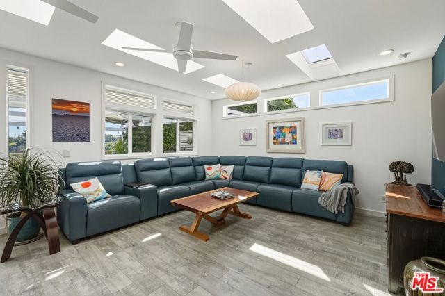 29500 Heathercliff Rd 105, Malibu, CA 90265