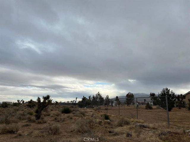 9539 Mustang Avenue, Apple Valley, CA 92308