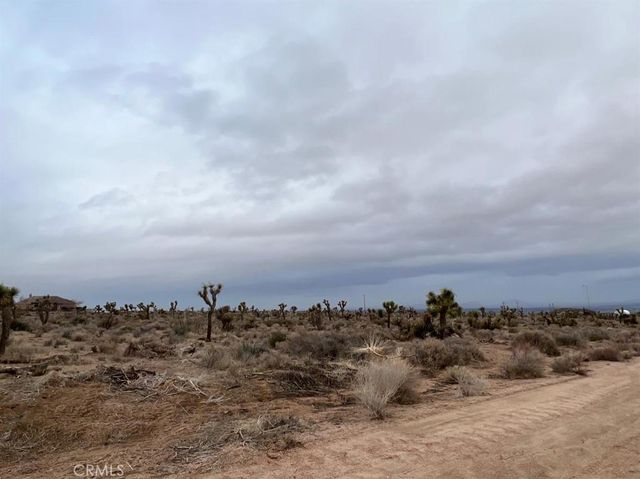 9539 Mustang Avenue, Apple Valley, CA 92308
