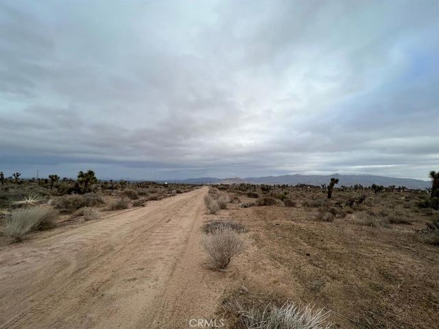 9539 Mustang Avenue, Apple Valley, CA 92308