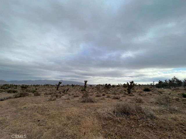 9539 Mustang Avenue, Apple Valley, CA 92308