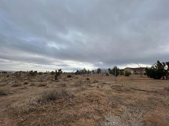 9539 Mustang Avenue, Apple Valley, CA 92308