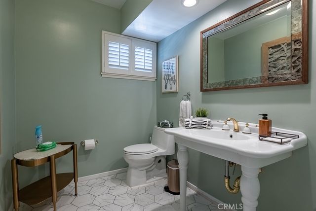 13383 Contour Drive, Sherman Oaks, CA 91423