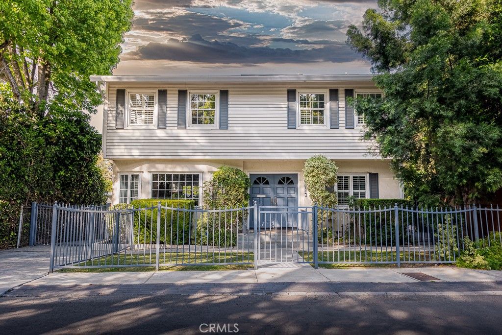 13383 Contour Drive, Sherman Oaks, CA 91423