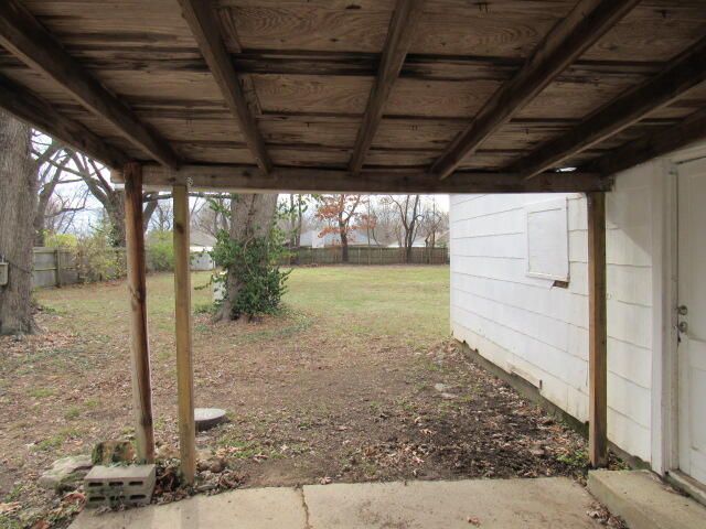 2738 W Latoka Street, Springfield, MO 65807