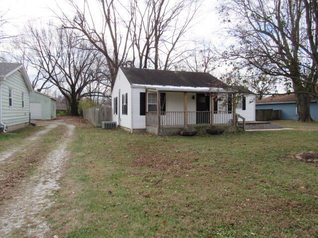 2738 W Latoka Street, Springfield, MO 65807