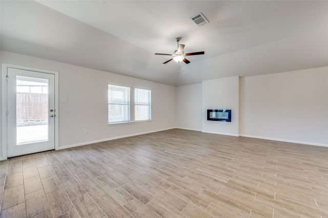 6445 Auburn Dale Road, Pilot Point, TX 76258