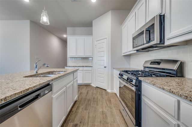 6445 Auburn Dale Road, Pilot Point, TX 76258