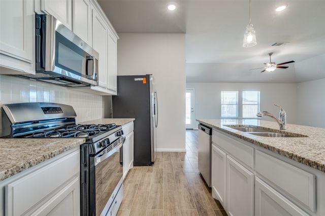 6445 Auburn Dale Road, Pilot Point, TX 76258