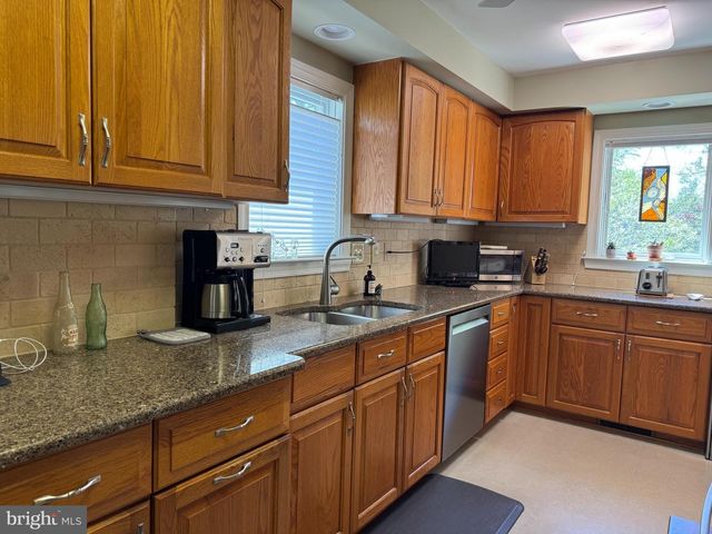 6114 20TH ST N, Arlington, VA 22205