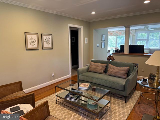 6114 20TH ST N, Arlington, VA 22205