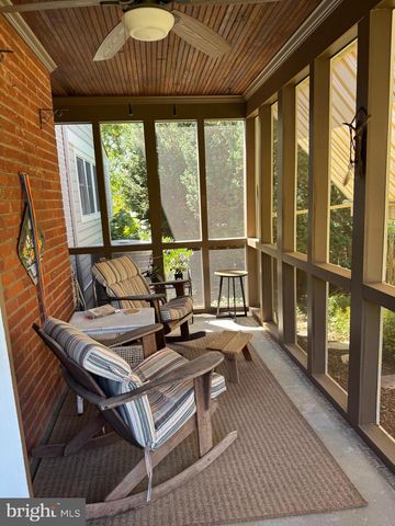 6114 20TH ST N, Arlington, VA 22205