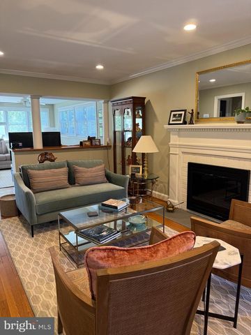 6114 20TH ST N, Arlington, VA 22205