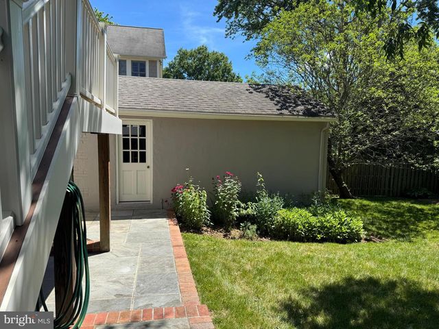 6114 20TH ST N, Arlington, VA 22205