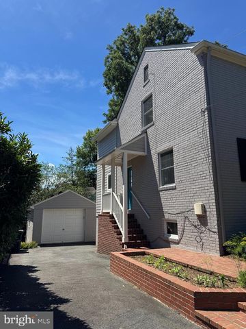 6114 20TH ST N, Arlington, VA 22205