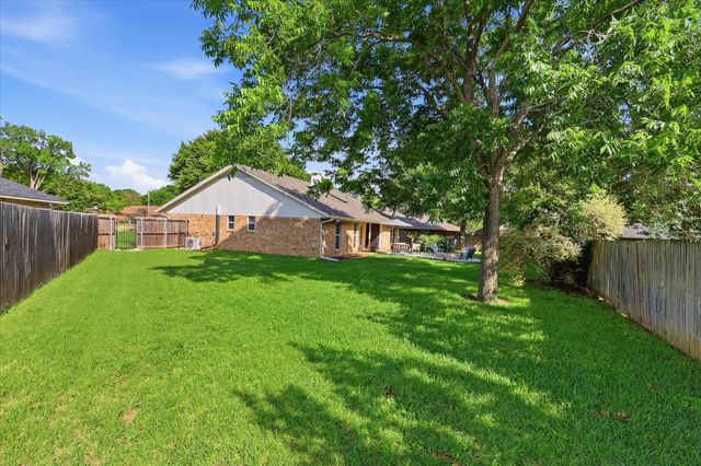 1003 Almond Court, Mansfield, TX 76063