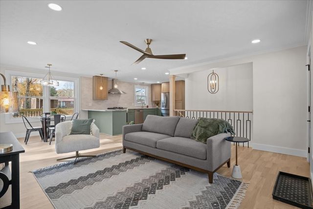 110 E Circle Dr, Burns, TN 37029