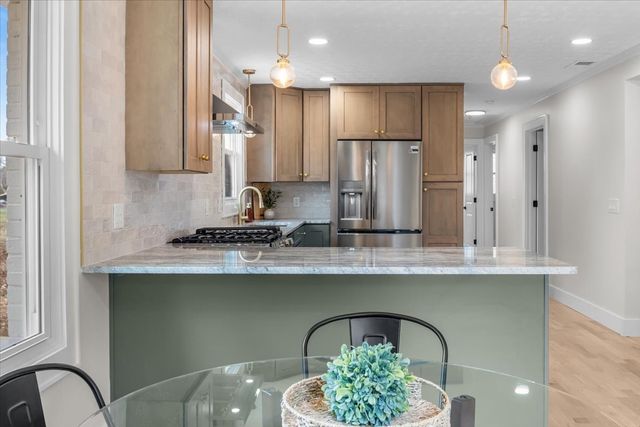 110 E Circle Dr, Burns, TN 37029