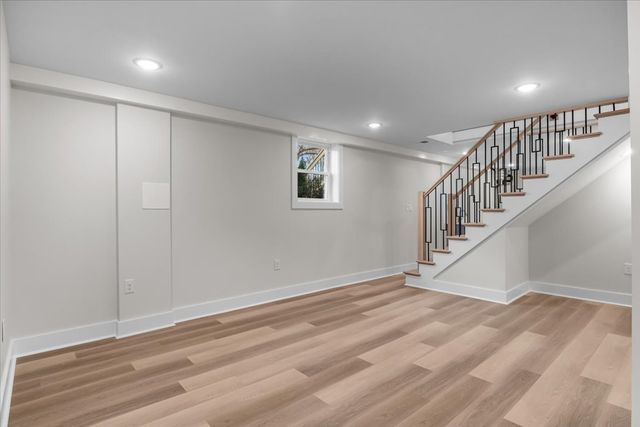 110 E Circle Dr, Burns, TN 37029