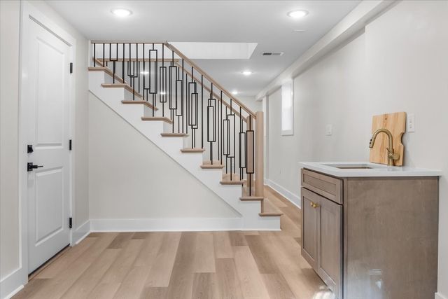 110 E Circle Dr, Burns, TN 37029