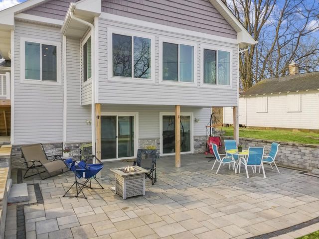 W1143 Lake DRIVE, Genoa City, WI 53128