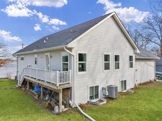 W1143 Lake DRIVE, Genoa City, WI 53128
