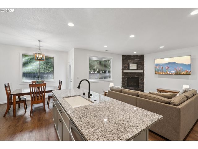 126 ZEPHYR Dr, Silver Lake, WA 98645