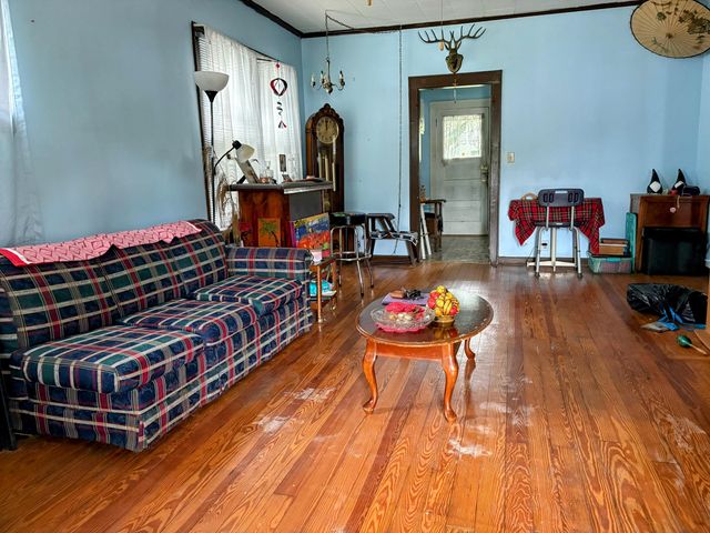 S 1420 Midland Heights PL, Covington, VA 24426