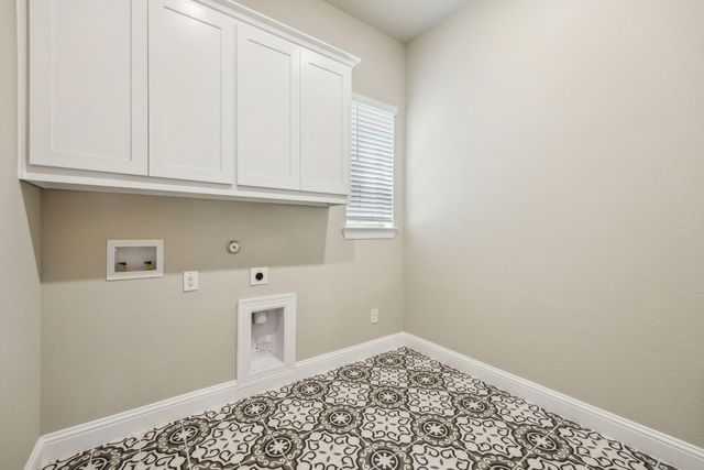 1004 Pearl Crescent Place, Crowley, TX 76036