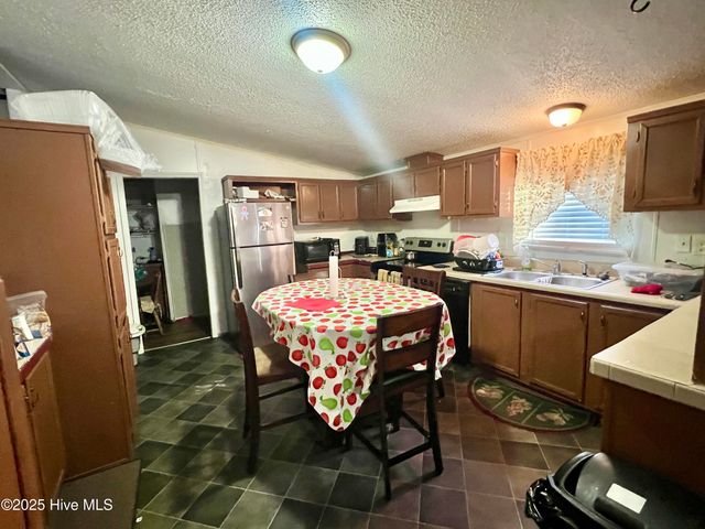 667 Fountain School Road, Battleboro, NC 27809