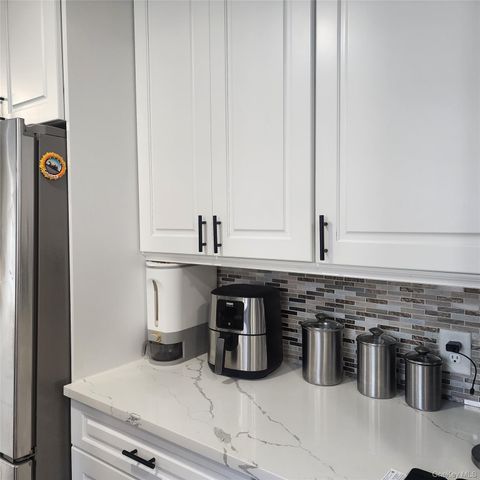 1090 Midland Avenue, Bronxville, NY 10708