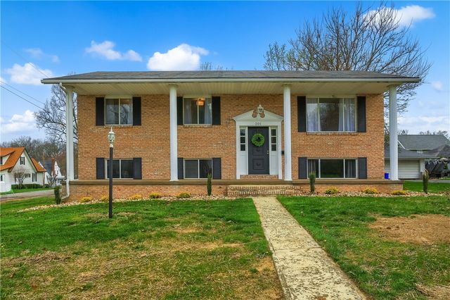 201 E Hazelcroft Ave, New Castle, PA 16105
