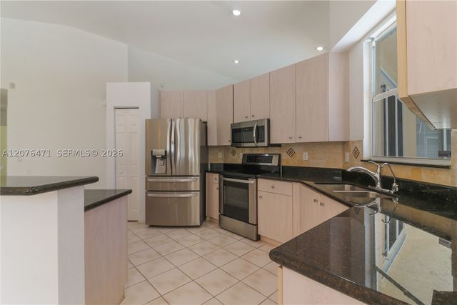 10256 NW 53rd Ct, Coral Springs, FL 33076