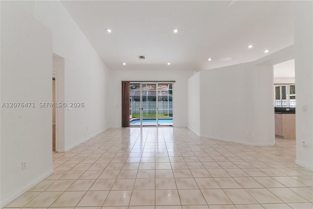 10256 NW 53rd Ct, Coral Springs, FL 33076