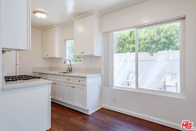 11749 Riverside Drive 6, Valley Village, CA 91607